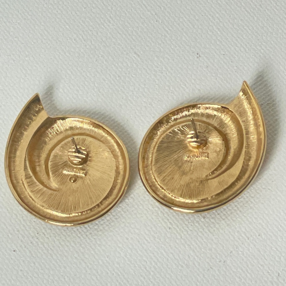 Vintage Monet Gold-Plated Black Enamel Deco Swirl Earrings - Picture 3 of 5